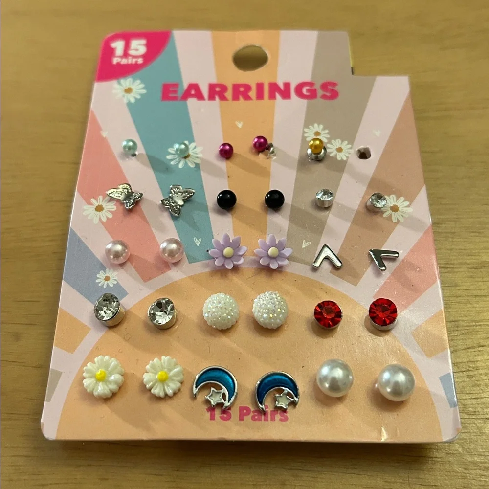 Free with bundle or purchase New Girls 14 Pair Stud Assortment Earrings 💎